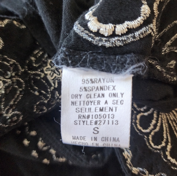 Unit Black Embroidered Faux Wrap Top Size S - Picture 4 of 6